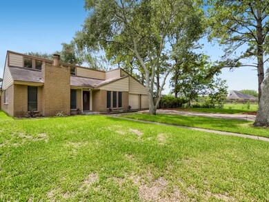 223 W Larkspur Dr, Alvin, TX 77511 - photo 3