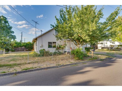 1401 E 11th St, Newberg, OR 97132 - photo 2