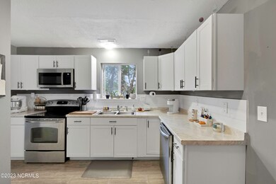 109 Royal Ct, Jacksonville, NC 28546 - photo 6