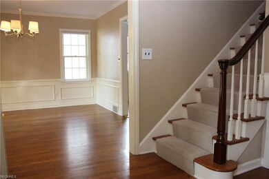 SPACIOUS CENTER HALL ENTRY. THIS HOME ABOUNDS WITH