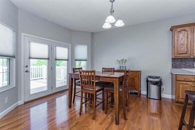Kitchen seating area