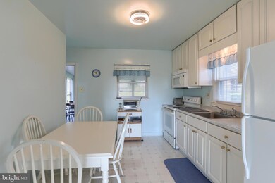 6040 Huntingdon Cir, Harrisburg, PA 17111 - photo 6