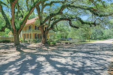 404 S Beauregard St, Alvin, TX 77511 - photo 3