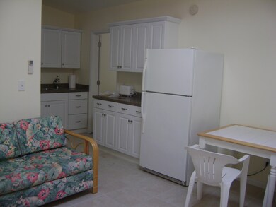 kitchenand sitting Pat