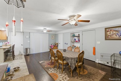 38990 Lanse Creuse St, Harrison Township, MI 48045 - photo 7