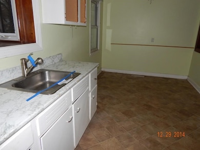 522 Oak Ln, Jacksonville, NC 28540 - photo 3