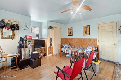 06-Living Room and Bedroom
