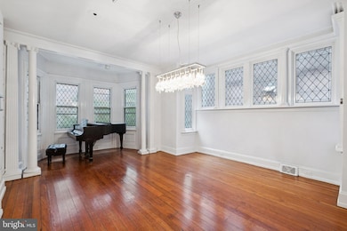 2221 Locust St, Philadelphia, PA 19103 - photo 4