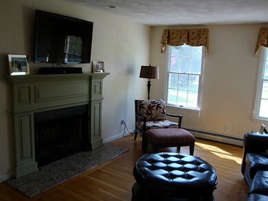 7 Douglas Dr, Cumberland, RI 02864 - photo 3