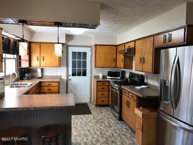 E Becht kitchen 2