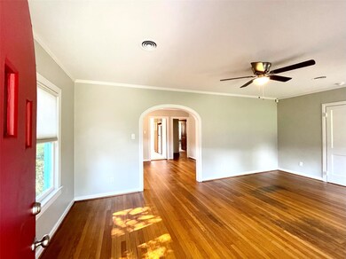 1007 Avenue of Oaks St, Houston, TX 77009 - photo 6