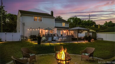 228 W Gartner Rd, Naperville, IL 60540 - photo 2