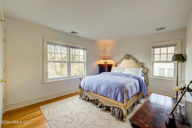 13 Chapel Ln, Riverside, CT 06878 - photo 4