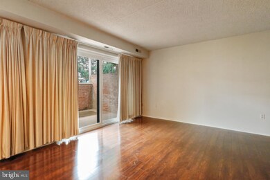 1749 Edgewood Hill Cir unit 4, Hagerstown, MD 21740 - photo 6