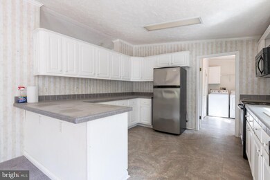 2715 Stratford St, Colonial Beach, VA 22443 - photo 2