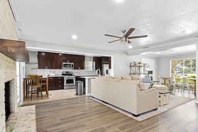 13910 Ella Lee Ln, Houston, TX 77077 - photo 3