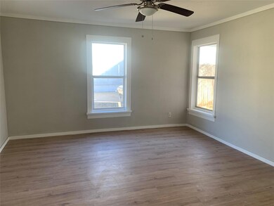 310 W Texas St, Denison, TX 75020 - photo 4