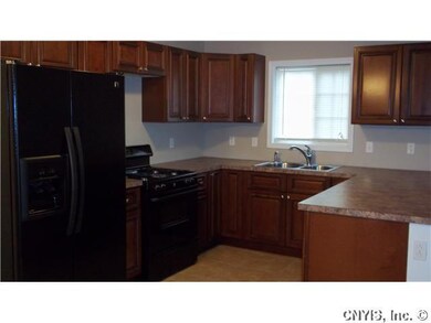Kitchen **CHERRY KITCHEN**UPGRADED APPLIANCES**