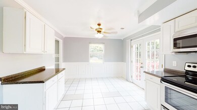 9759 Hagel Cir, Lorton, VA 22079 - photo 6