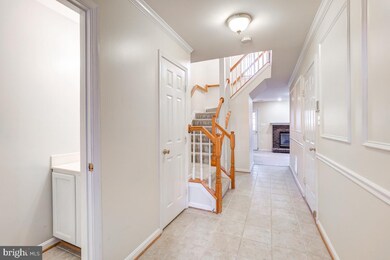 13281 Coppermill Dr, Herndon, VA 20171 - photo 4