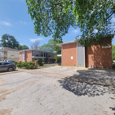 425 E 9th St unit 15, Houston, TX 77007 - photo 2