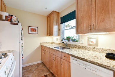 196 Chestnut Ave unit I, Jamaica Plain, MA 02130 - photo 3