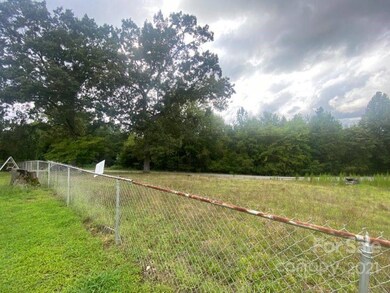 207 Parris Rd, Blacksburg, SC 29702 - photo 3