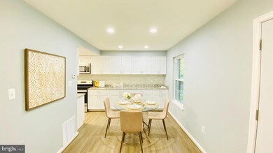 6432 Shannon Station Ct, Springfield, VA 22152 - photo 3