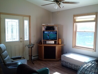 Living Room/Vaulted Ceiling