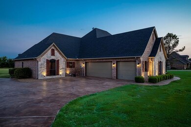 Spacious 3 car garage