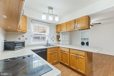 12421 Stirrup Ln, Bowie, MD 20715 - photo 3