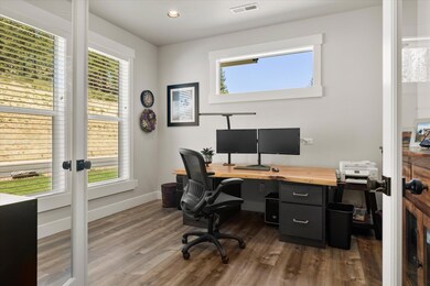 2169 NW Skyline Ranch Rd, Bend, OR 97703 - photo 5