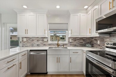 Jamaica Royale unit 46, Sarasota, FL 34242 - photo 4