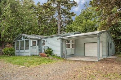 2122 SE 8th St, Lincoln City, OR 97367 - photo 3