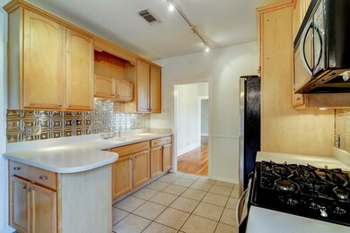 635 W Temple St, Houston, TX 77009 - photo 6