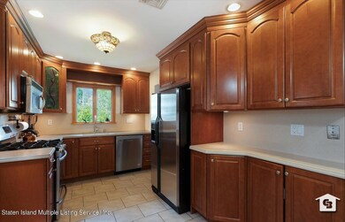 43 Perry Ave, Staten Island, NY 10314 - photo 7