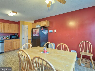 336 Wendover Dr, Bunker Hill, WV 25413 - photo 7