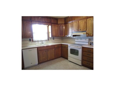 1304 NW Hearnes Ave, Blue Springs, MO 64015 - photo 6