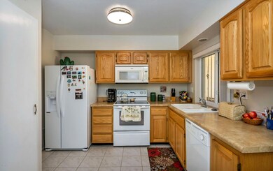 13682 N Garden Court Dr, Sun City, AZ 85351 - photo 7