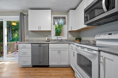 16 Profile Cir, Nashua, NH 03063 - photo 3