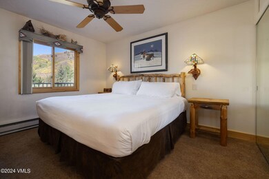 vantage_point_503_interior_bed01