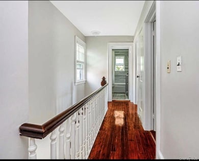 19 Hamilton Place, Hempstead, NY 11550 - photo 3