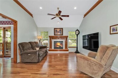 408 NW Augusta Ct, Blue Springs, MO 64014 - photo 4