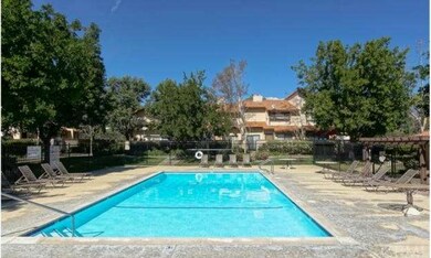 942 N Redding Way unit B, Upland, CA 91786 - photo 3