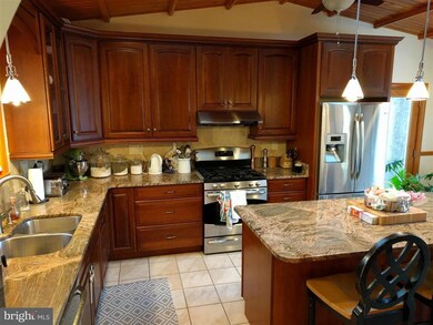 7302 Pinecastle Rd, Falls Church, VA 22043 - photo 7