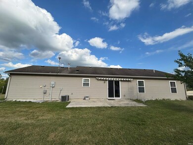 701 River Breeze Ct, Albion, IN 46701 - photo 4
