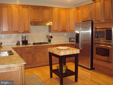 215 Sydney Rd, Southampton, PA 18966 - photo 5