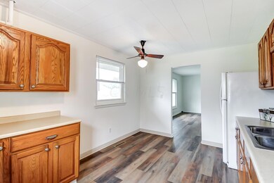 Kitchen Eating Area