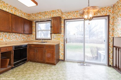 2010 Bristol Ct, Naperville, IL 60565 - photo 3