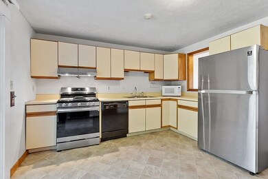 36 Fox Meadow Rd unit E, Leominster, MA 01453 - photo 2